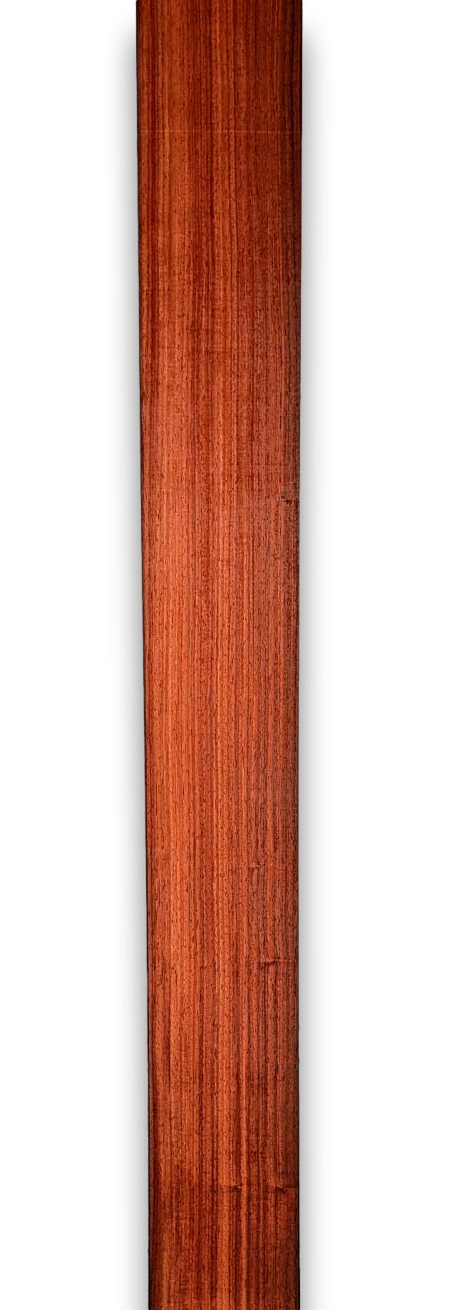 Placage de Padouk | 25 feuilles | 215x19 cm