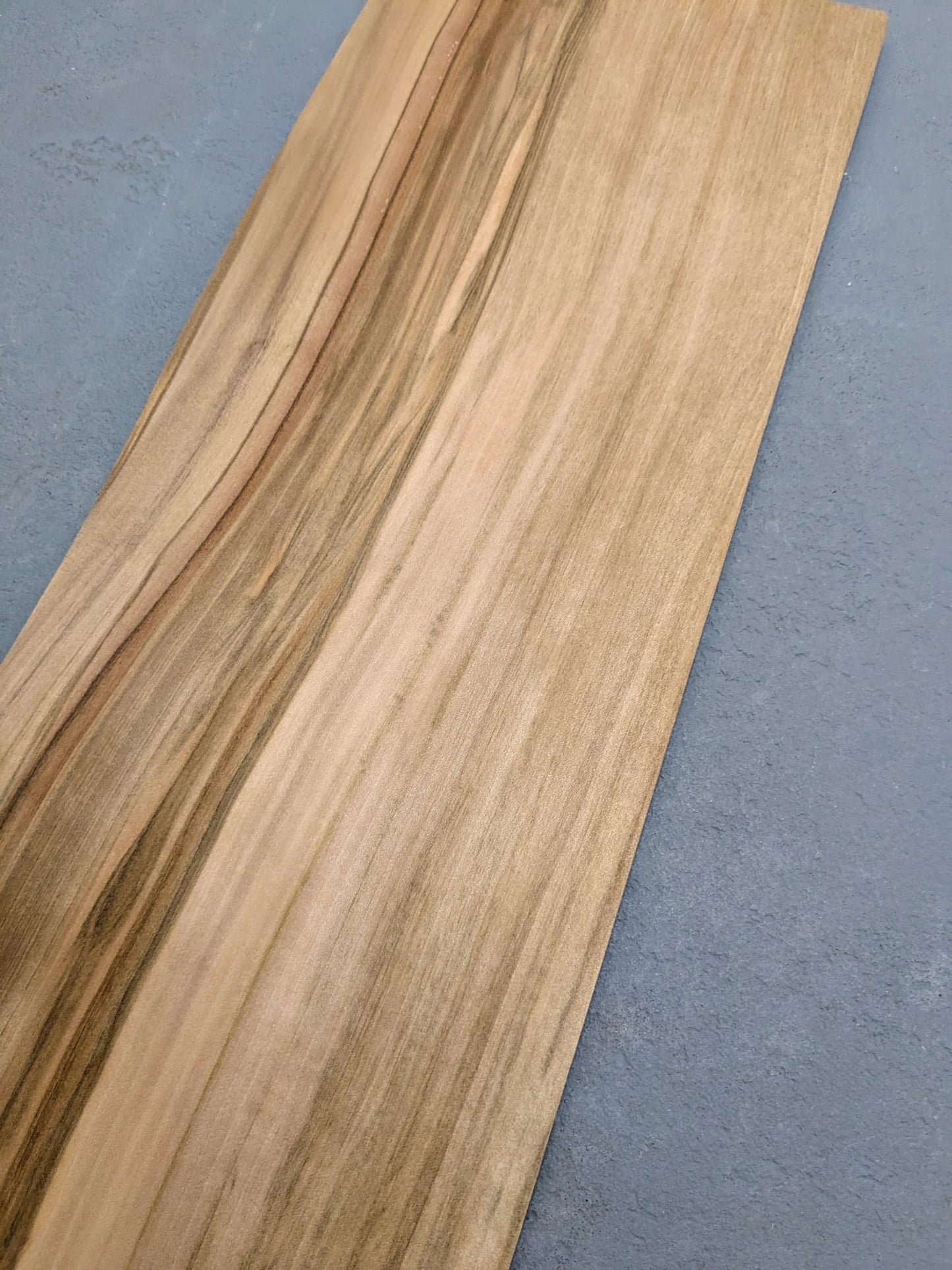 Red gum (satijnnoten) fineer | 50x20 cm