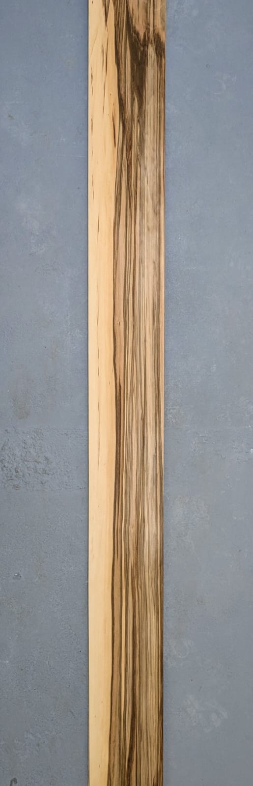 Red gum (satijnnoten) fineer | 175x16 cm