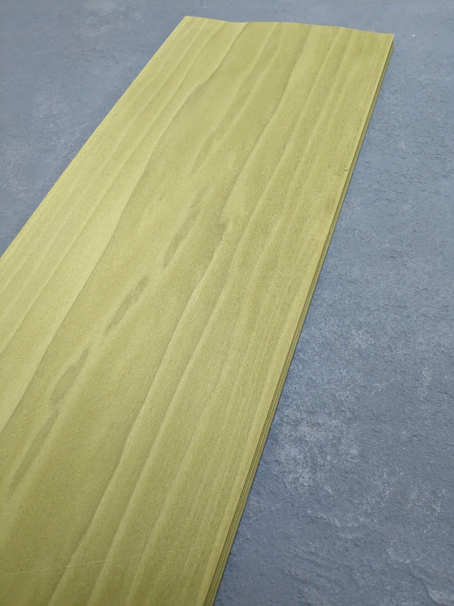 Groen fineer 50x19 cm - Houtfineer.shop